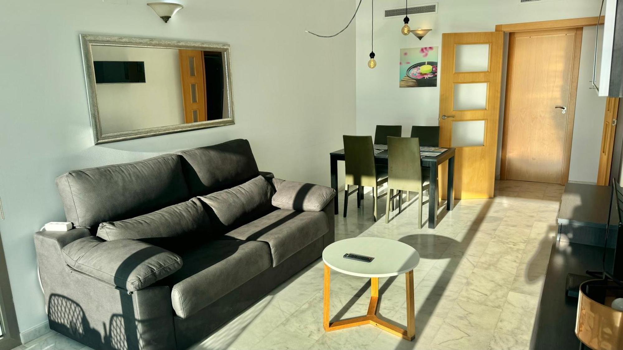 Highrise Apartment With Stunning Views From Private Balcony 85 เบนิดอร์ม ภายนอก รูปภาพ