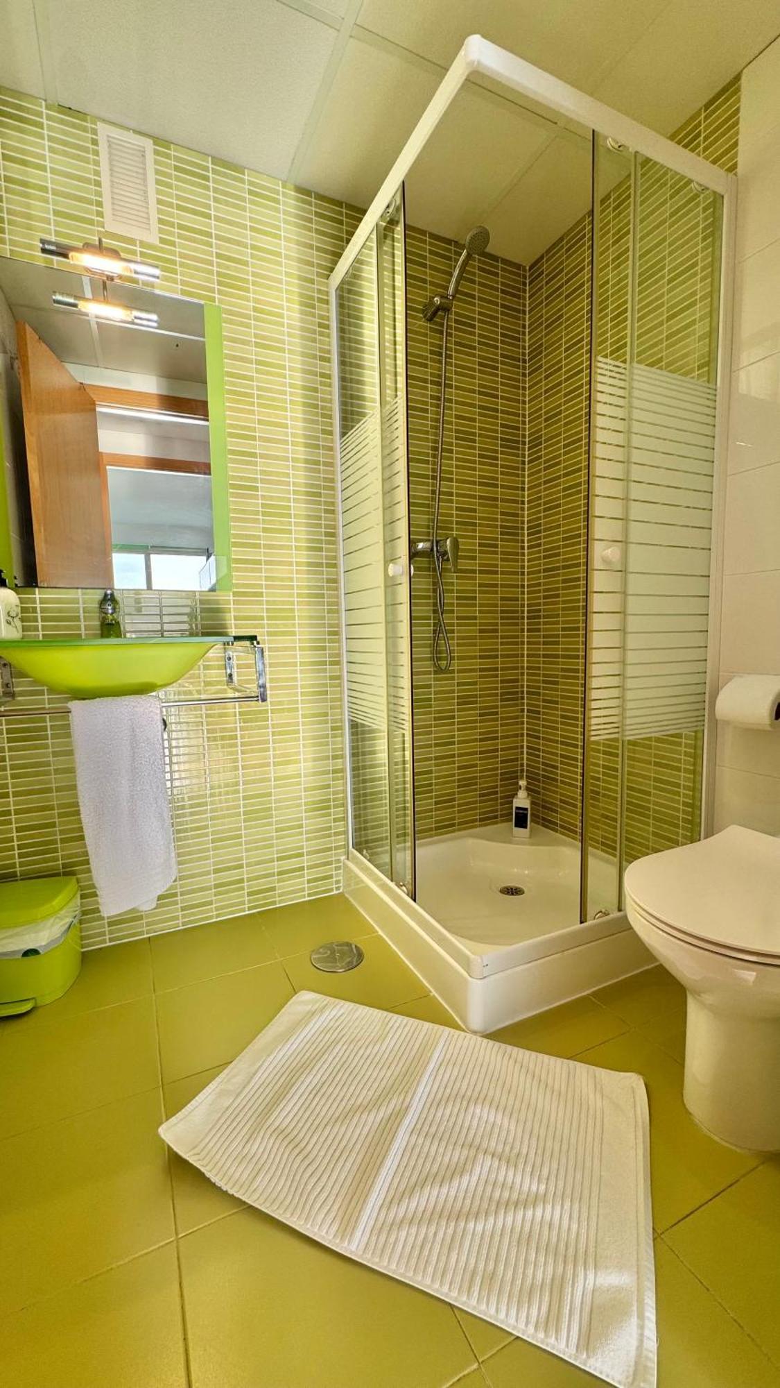 Highrise Apartment With Stunning Views From Private Balcony 85 เบนิดอร์ม ภายนอก รูปภาพ