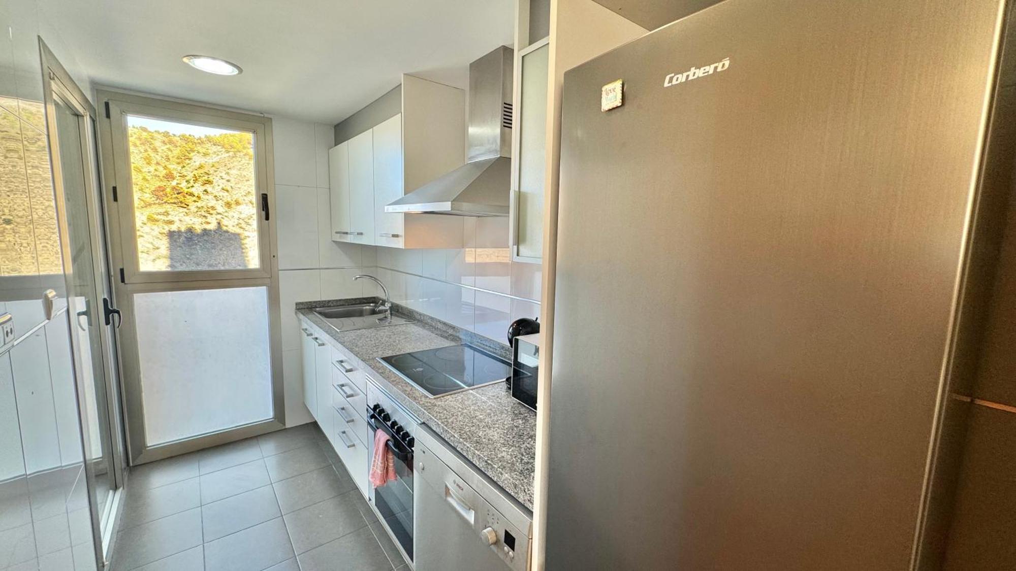 Highrise Apartment With Stunning Views From Private Balcony 85 เบนิดอร์ม ภายนอก รูปภาพ